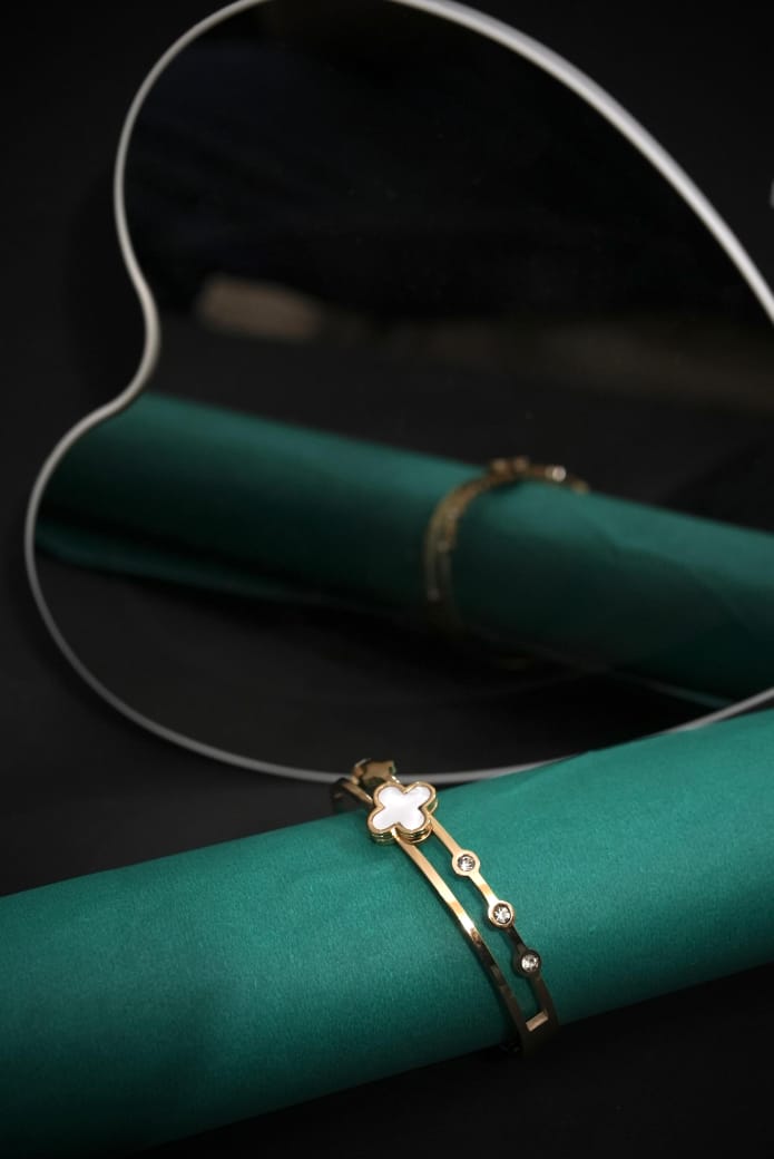 Eterna clover bracelet